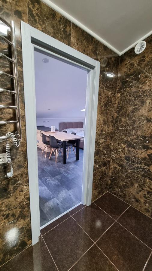 Apartamento Mansarda Kamianets-Podilskyi Exterior foto